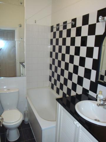 			1 Bedroom, 1 bath, 1 reception Flat			 Denholme Road, QUEENS PARK