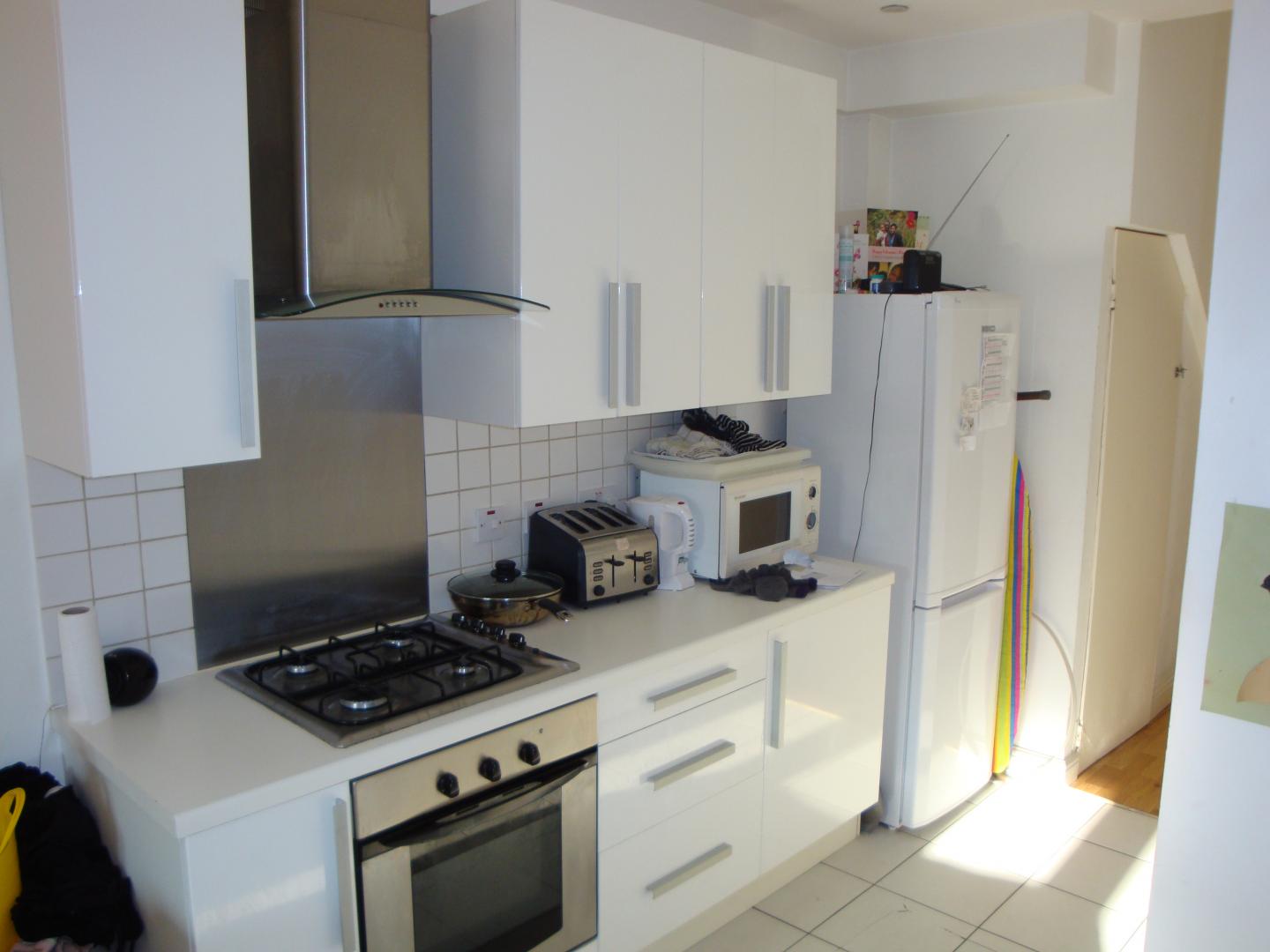 			2 Bedroom, 1 bath, 1 reception Flat			 Mortimer Road, KENSAL GREEN