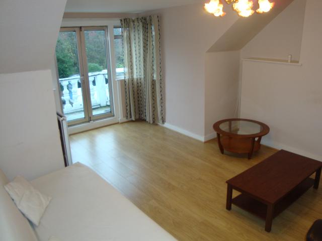 			NEW INSTRUCTION, 1 Bedroom, 1 bath, 1 reception Flat			 Finchley Road, GOLDERS GREEN