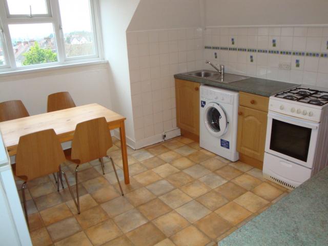 			NEW INSTRUCTION, 1 Bedroom, 1 bath, 1 reception Flat			 Finchley Road, GOLDERS GREEN