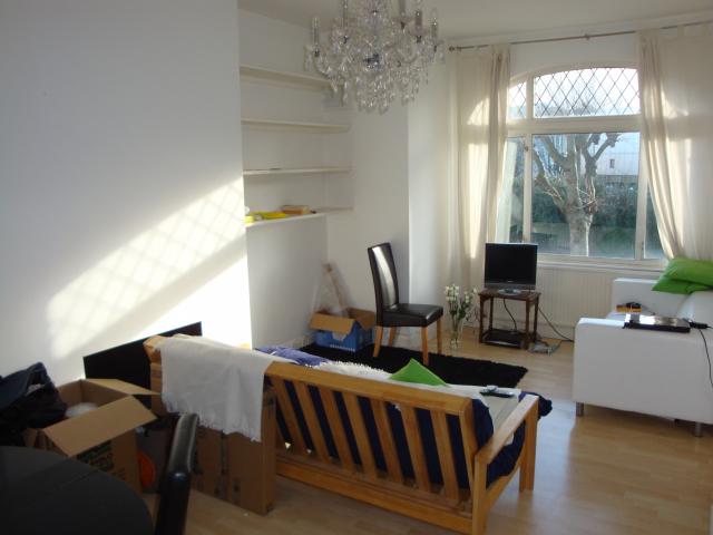 			2 Bedroom, 1 bath, 1 reception Flat			 Brondesbury Villas, QUEENS PARK