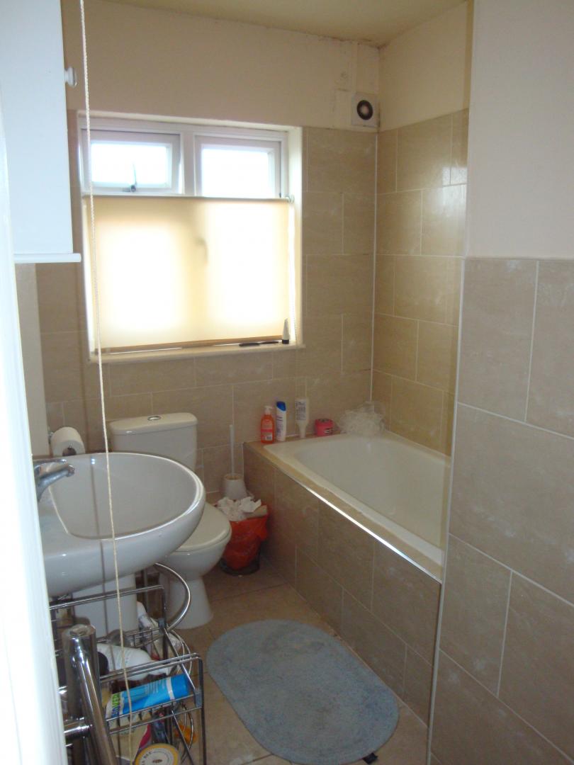 			2 Bedroom, 1 bath, 1 reception Flat			 Grosvenor Gardens, WILLESDEN GREEN