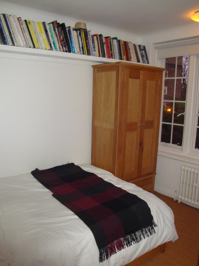 			1 month deposit instead of 6 weeks, saving you £550!, 1 Bedroom, 1 bath, 1 reception Flat			 Mortimer Crescent, KILBURN PARK