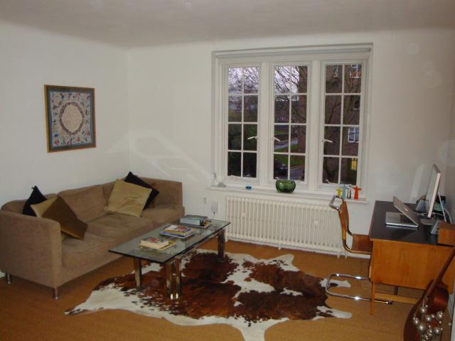 			1 month deposit instead of 6 weeks, saving you £550!, 1 Bedroom, 1 bath, 1 reception Flat			 Mortimer Crescent, KILBURN PARK