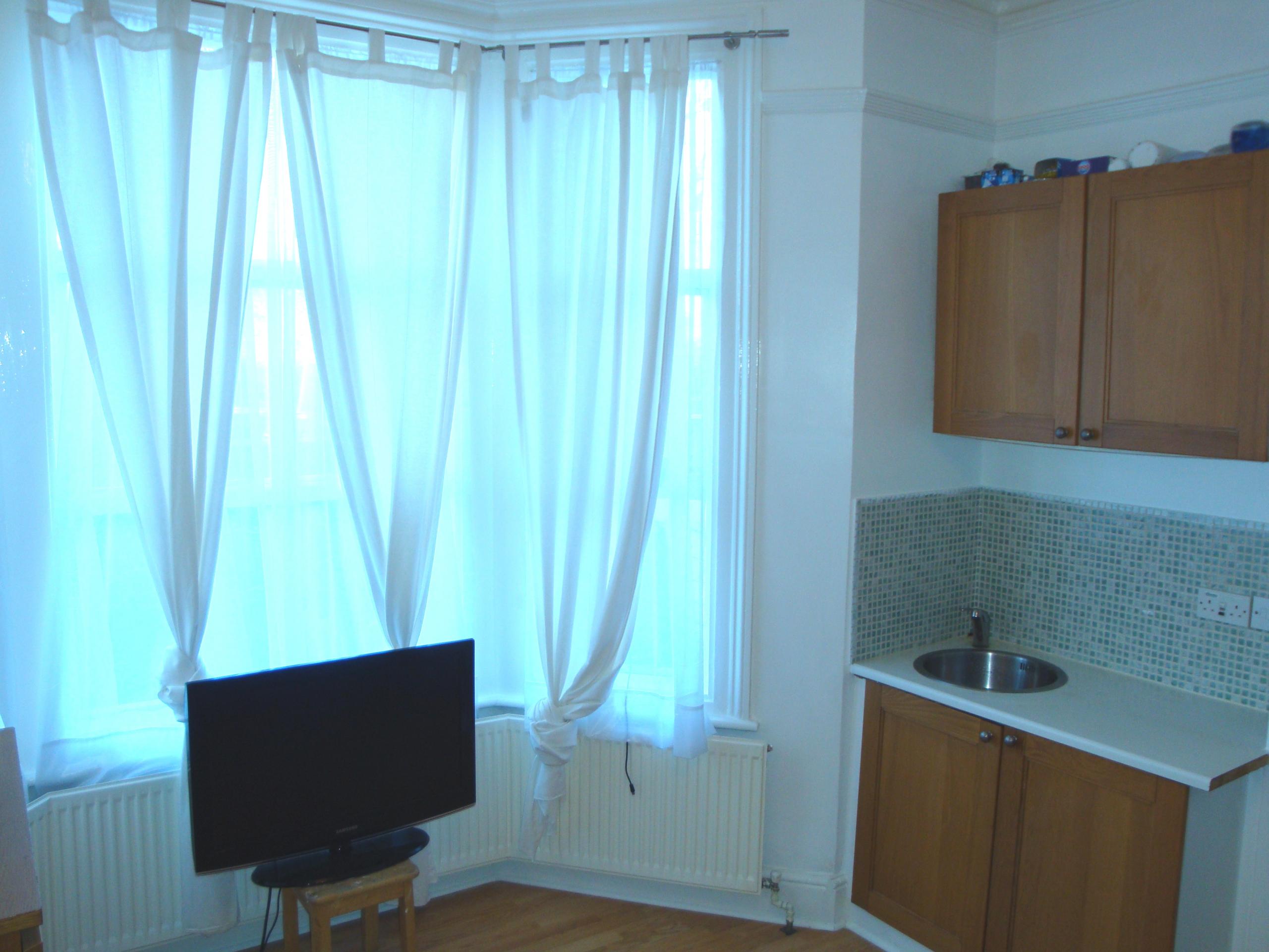 			Studio Apartment, 1 bath, 1 reception Studio			 Buchanan Gardens, KENSAL GREEN nw10