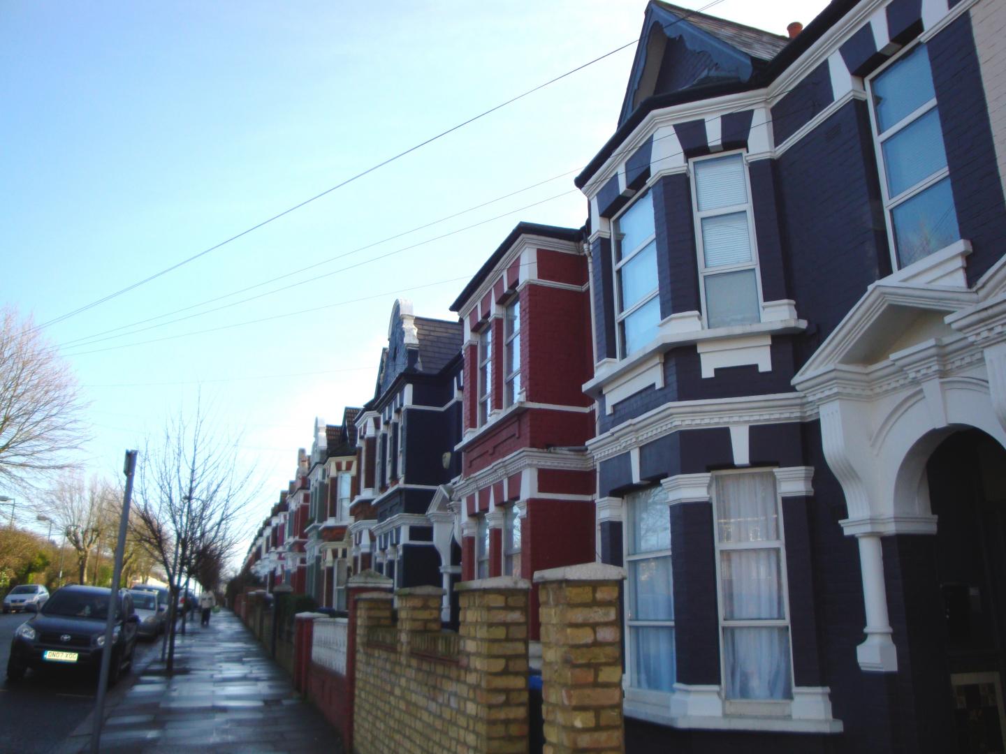 			Studio Apartment, 1 bath, 1 reception Studio			 Buchanan Gardens, KENSAL GREEN