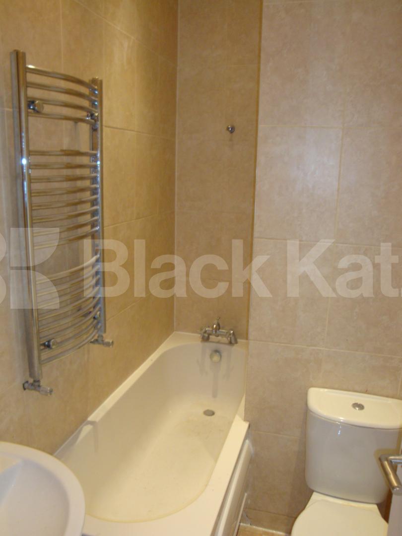 			NEW INSTRUCTION!, 4 Bedroom, 1 bath, 1 reception Flat			 Shirland Road, MAIDA VALE