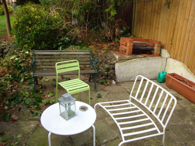 			Private patio and access to a beautiful communal garden, Studio Apartment, 1 bath, 1 reception Studio			 Parsifal Road, WEST HAMPSTEAD