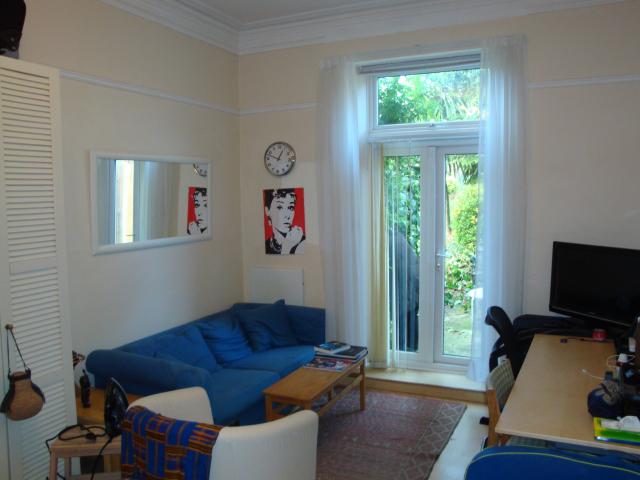 			Private patio and access to a beautiful communal garden, Studio Apartment, 1 bath, 1 reception Studio			 Parsifal Road, WEST HAMPSTEAD