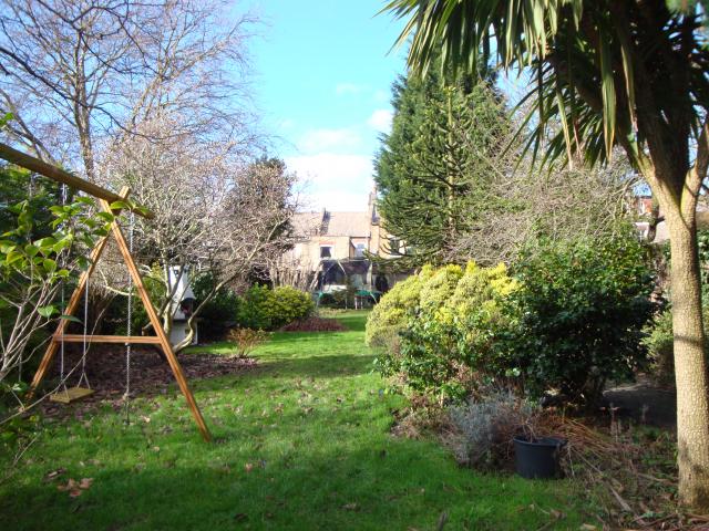 			Private patio and access to a beautiful communal garden, Studio Apartment, 1 bath, 1 reception Studio			 Parsifal Road, WEST HAMPSTEAD