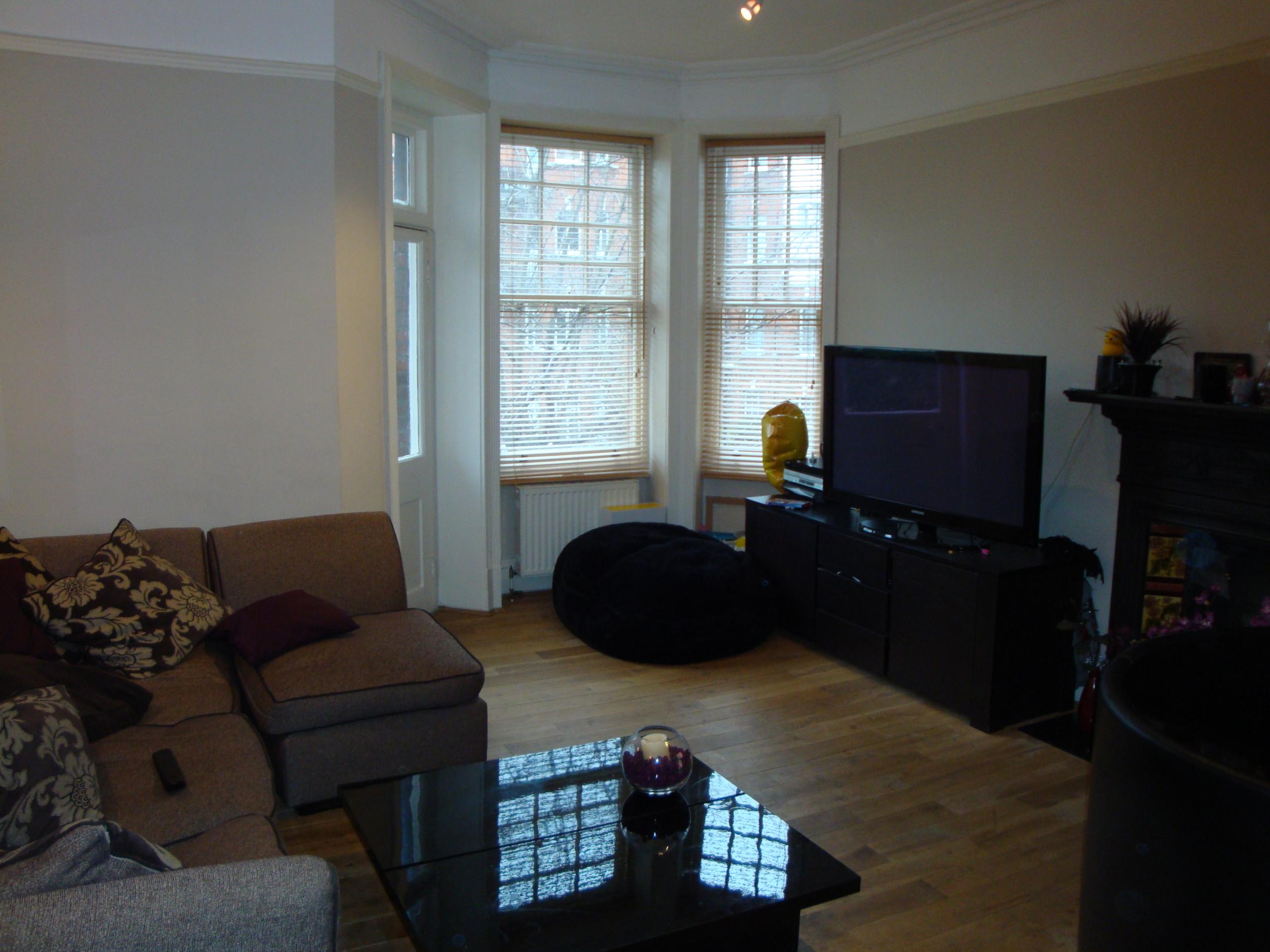 			1 month deposit instead of 6 weeks, saving you £825!, 2 Bedroom, 1 bath, 1 reception Flat			 Kings Gardens, WEST HAMPSTEAD NW6