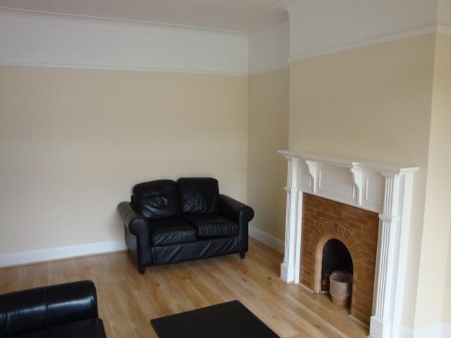 			1 month deposit instead of 6 weeks, saving you £867!, 4 Bedroom, 1 bath, 1 reception House			 Leigh Gardens, KENSAL RISE