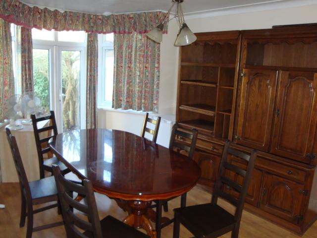 			4 Bedroom, 1 bath, 1 reception House			 Cheyne Walk, HENDON