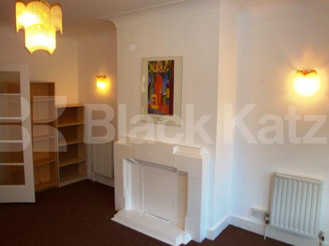 			UNDER OFFER!, 3 Bedroom, 1 bath, 1 reception Flat			 Belsize Avenue, BELSIZE PARK