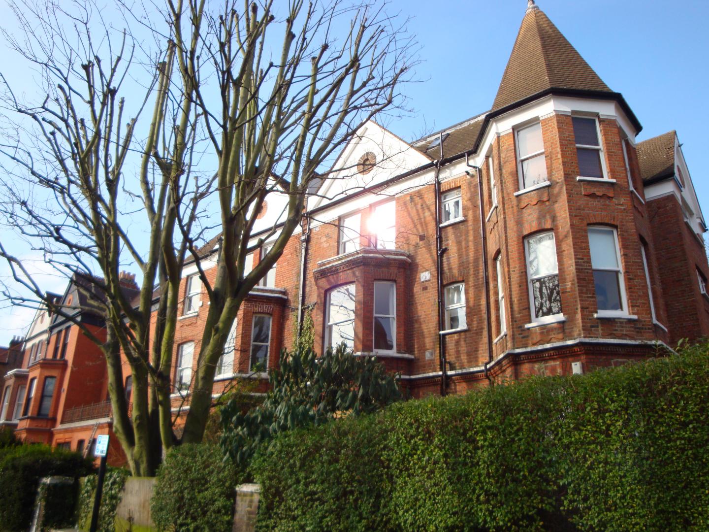 			3 Bedroom, 1 bath, 1 reception Flat			 Canfield Gardens, WEST HAMPSTEAD