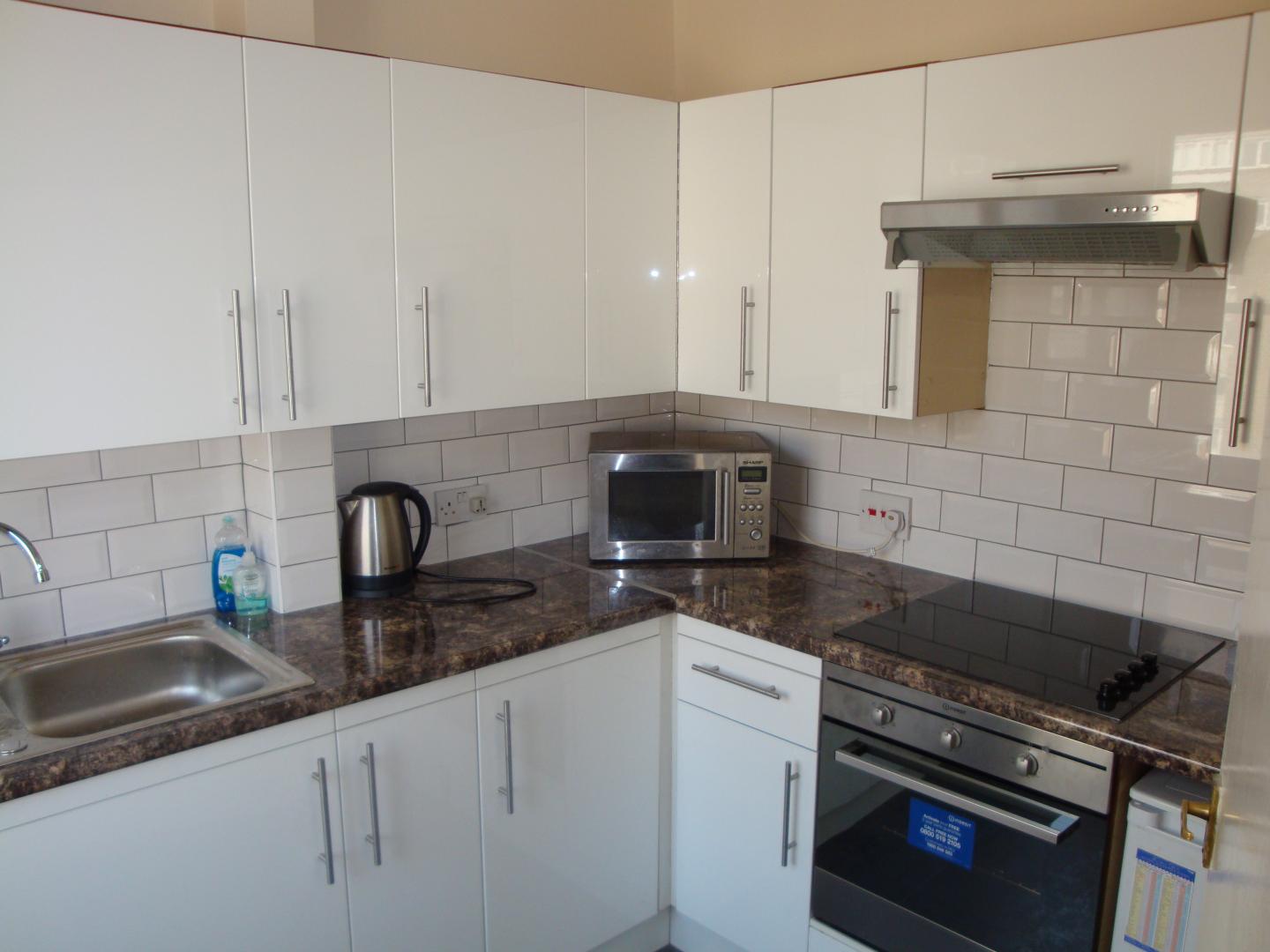 			1 month deposit instead of 6 weeks, saving you £566.67, 2 Bedroom, 1 bath, 1 reception Flat			 St Julians Road, KILBURN