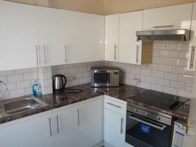 			1 month deposit instead of 6 weeks, saving you £566.67, 2 Bedroom, 1 bath, 1 reception Flat			 St Julians Road, KILBURN