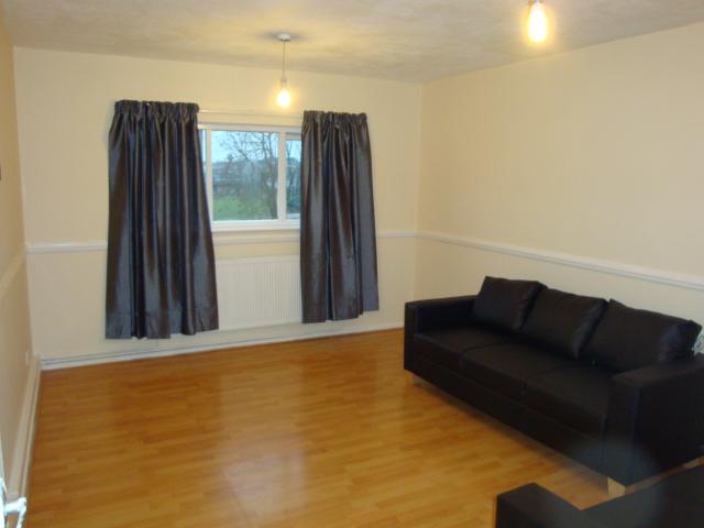 			2 Bedroom, 1 bath, 1 reception Flat			 Mitchellbrook Way, NEASDEN