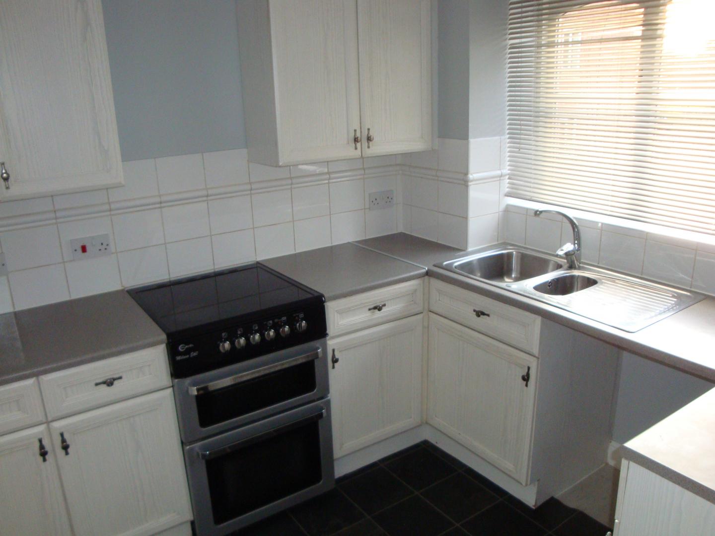			2 Bedroom, 1 bath, 1 reception Flat			 Vanderville Gardens, EAST FINCHLEY