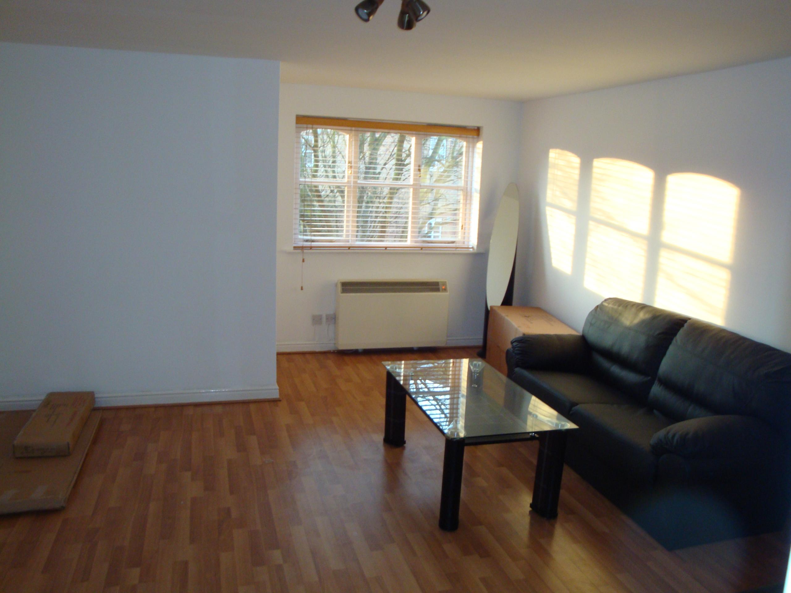 			2 Bedroom, 1 bath, 1 reception Flat			 Vanderville Gardens, EAST FINCHLEY n2