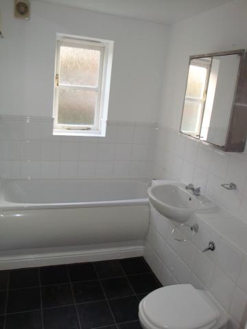 			2 Bedroom, 1 bath, 1 reception Flat			 Vanderville Gardens, EAST FINCHLEY