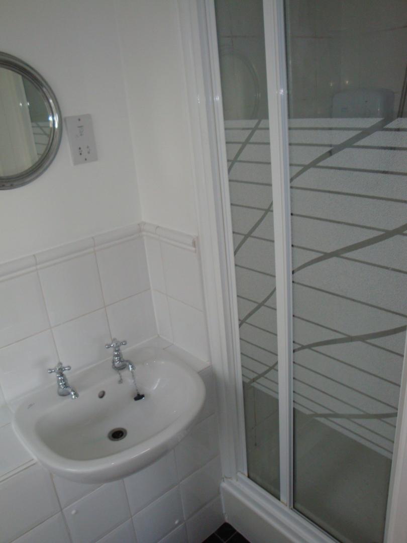 			2 Bedroom, 1 bath, 1 reception Flat			 Vanderville Gardens, EAST FINCHLEY