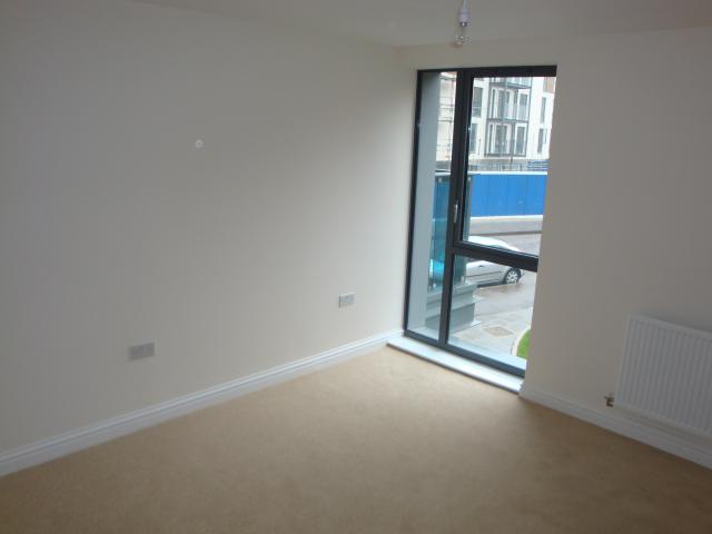 			2 Bedroom, 1 bath, 1 reception Flat			 The Pulse, Colindale