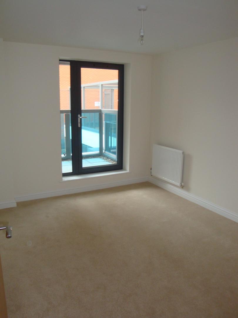 			2 Bedroom, 1 bath, 1 reception Flat			 The Pulse, Colindale
