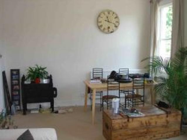 			2 Bedroom, 1 bath, 1 reception Flat			 Dundonald Road, BRONDESBURY/QUEENS PARK