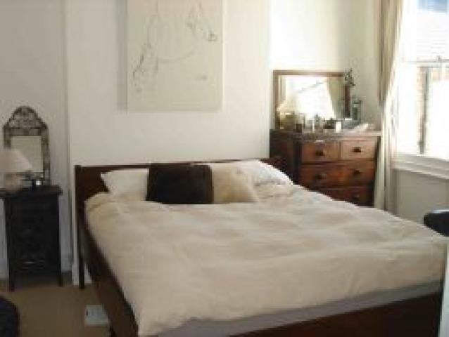 			2 Bedroom, 1 bath, 1 reception Flat			 Dundonald Road, BRONDESBURY/QUEENS PARK