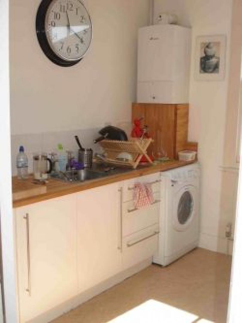 			2 Bedroom, 1 bath, 1 reception Flat			 Dundonald Road, BRONDESBURY/QUEENS PARK