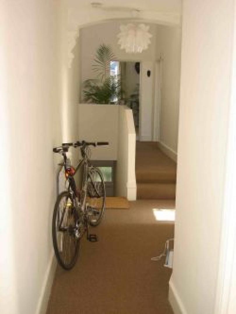 			2 Bedroom, 1 bath, 1 reception Flat			 Dundonald Road, BRONDESBURY/QUEENS PARK