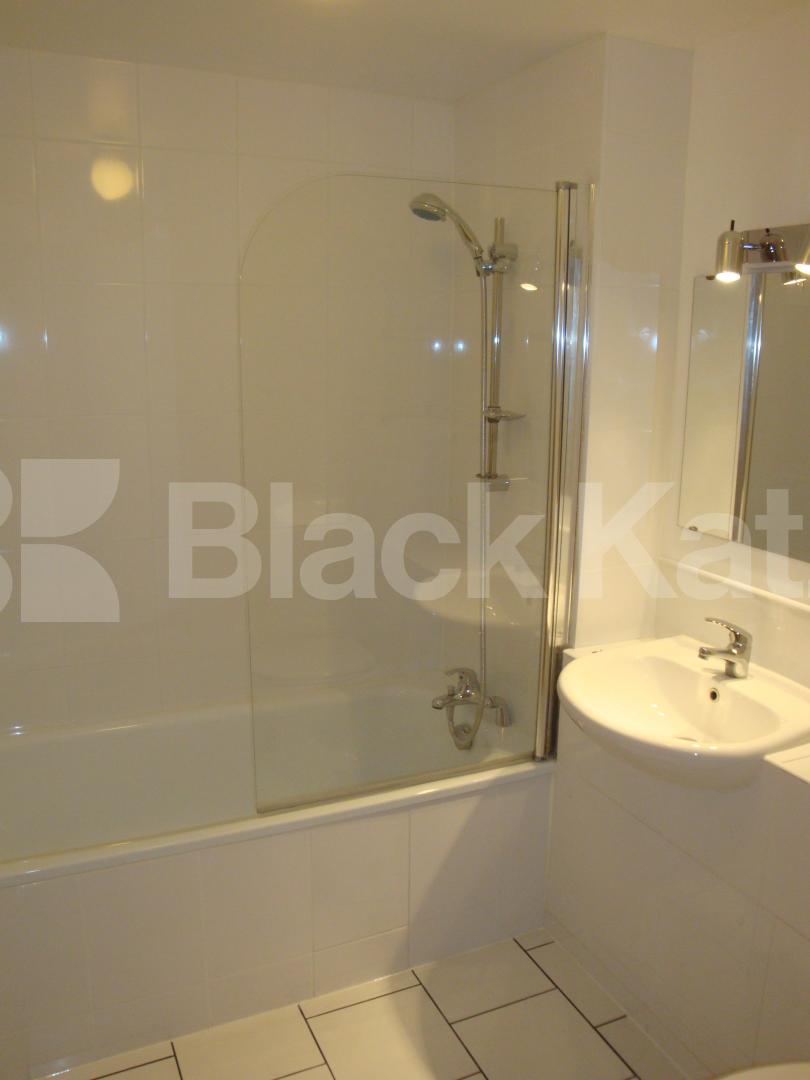 			1 Bedroom, 1 bath, 1 reception Flat			 Admiral Walk, MAIDA VALE