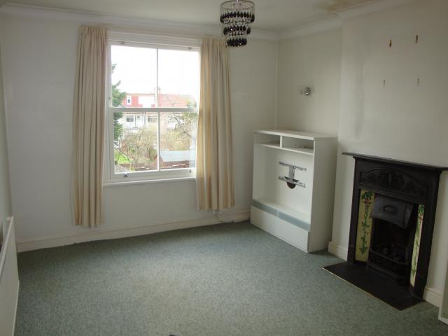 			2 Bedroom, 1 bath, 1 reception Flat			 Caddington Road, CRICKLEWOOD