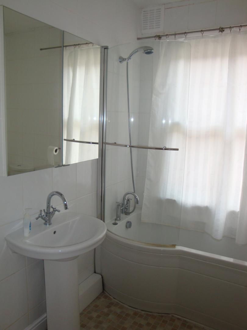 			2 Bedroom, 1 bath, 1 reception Flat			 Caddington Road, CRICKLEWOOD