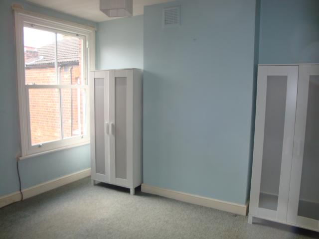 			2 Bedroom, 1 bath, 1 reception Flat			 Caddington Road, CRICKLEWOOD