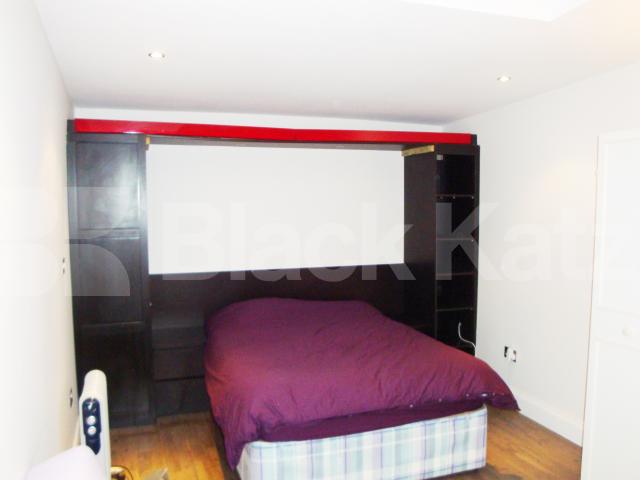 			NEW INSTRUCTION (INCLUDES ALL BILLS, PRIVATE GARDEN), Studio Apartment, 1 bath, 1 reception Flat			 Saint Albans Avenue, CHISWICK