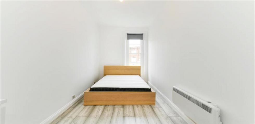 			2 Bedroom, 1 bath, 1 reception Apartment			 Kilburn High Road, KILBURN PARK