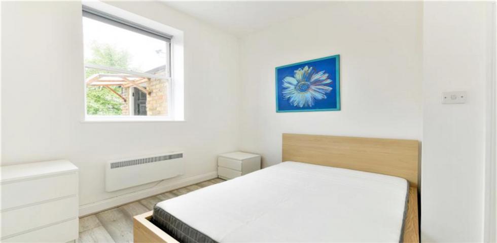 			2 Bedroom, 1 bath, 1 reception Apartment			 Kilburn High Road, KILBURN PARK