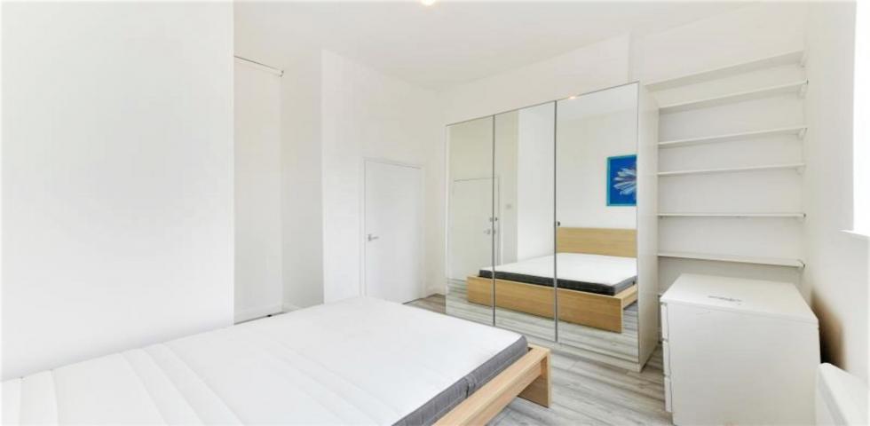 			2 Bedroom, 1 bath, 1 reception Apartment			 Kilburn High Road, KILBURN PARK