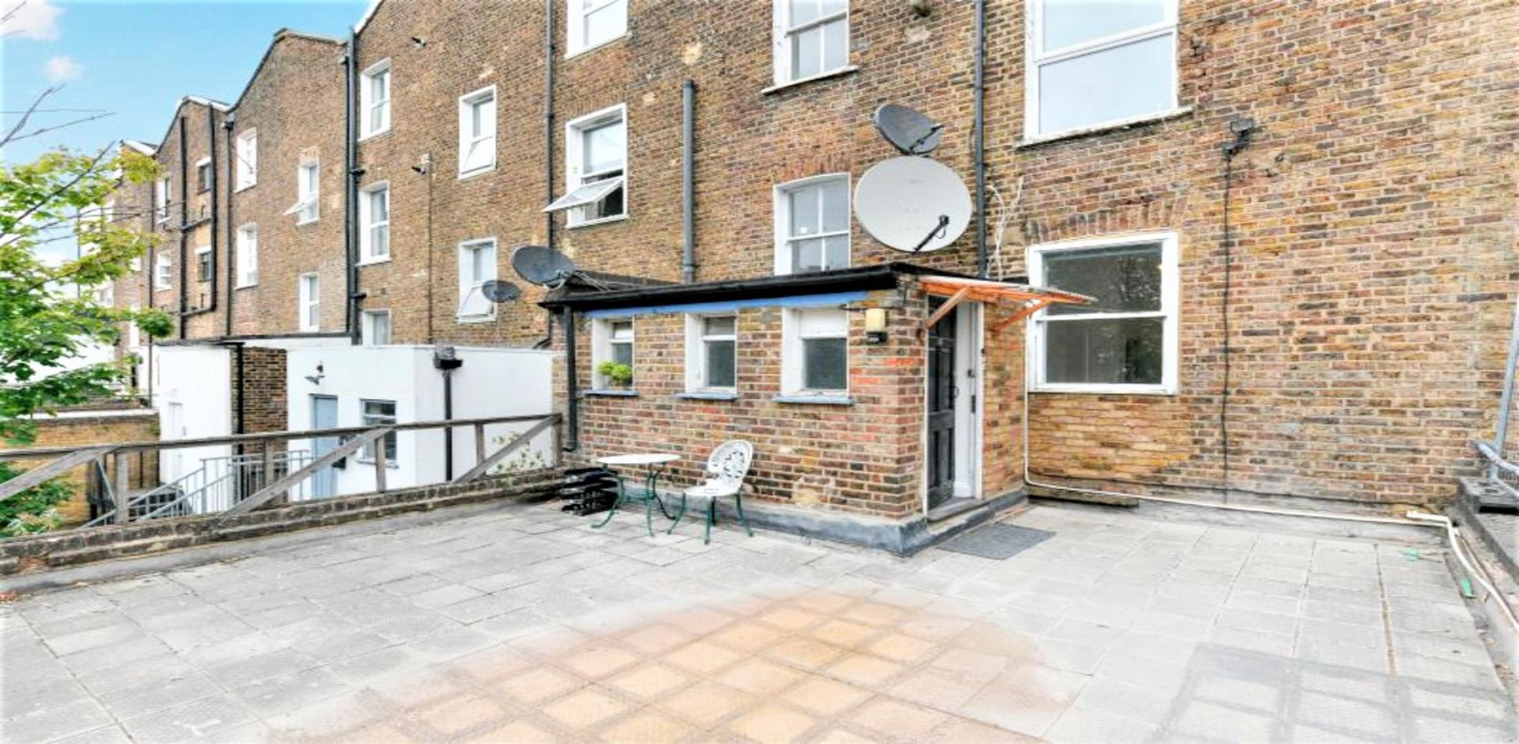 			2 Bedroom, 1 bath, 1 reception Apartment			 Kilburn High Road, KILBURN PARK