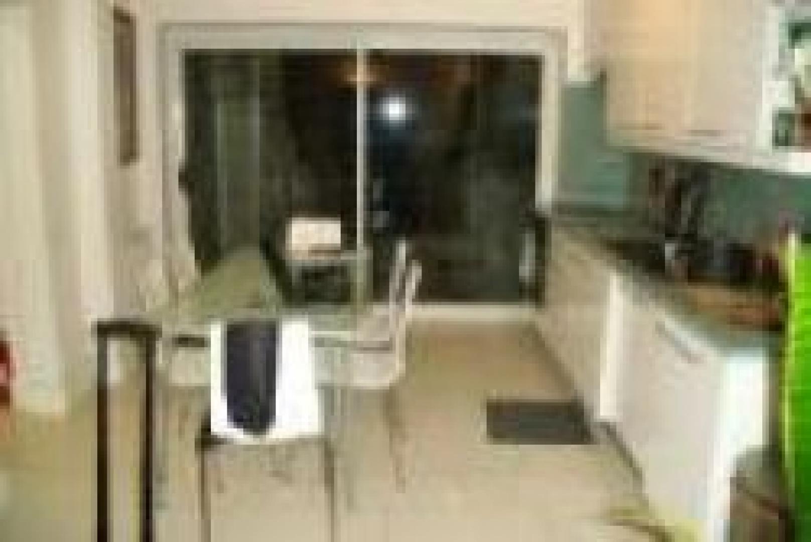 			2 Bedroom, 1 bath, 1 reception Flat			 Royal Cresent, NOTTINGHILL/HOLLAND PARK