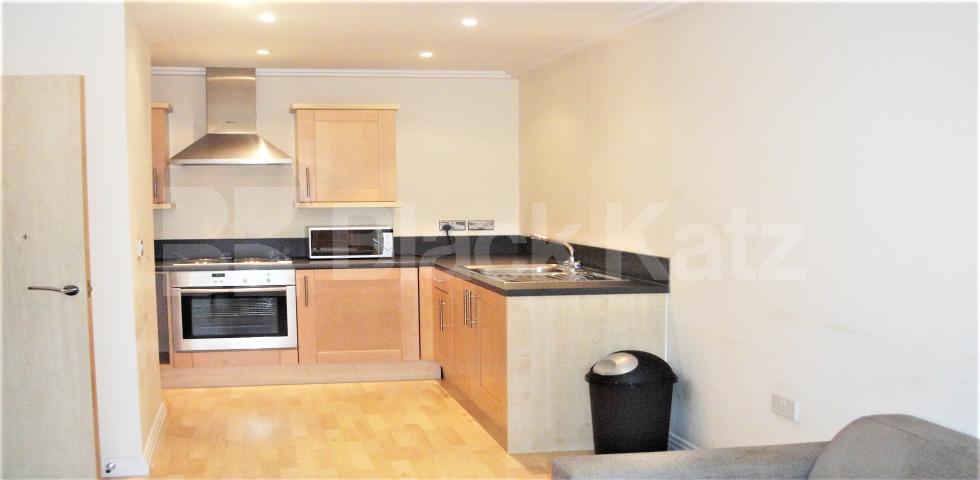 			LET, 1 Bedroom, 1 bath, 1 reception Apartment			 Victoria Road, ACTON 