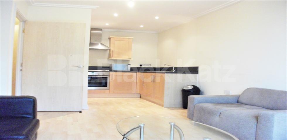 			LET, 1 Bedroom, 1 bath, 1 reception Apartment			 Victoria Road, ACTON 