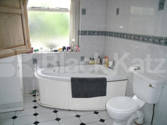 			NEW INSTRUCTION, 3 Bedroom, 1 bath, 1 reception Terraced House			 Binns Road, Turnham Green