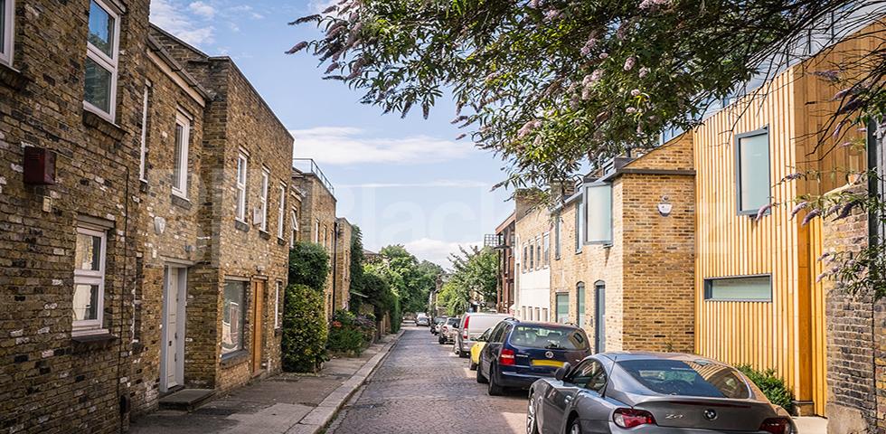 			AMAZING MEWS HOUSE IN CAMDEN! , 4 Bedroom, 1 bath, 1 reception House			 Camden Mews, Camden Square