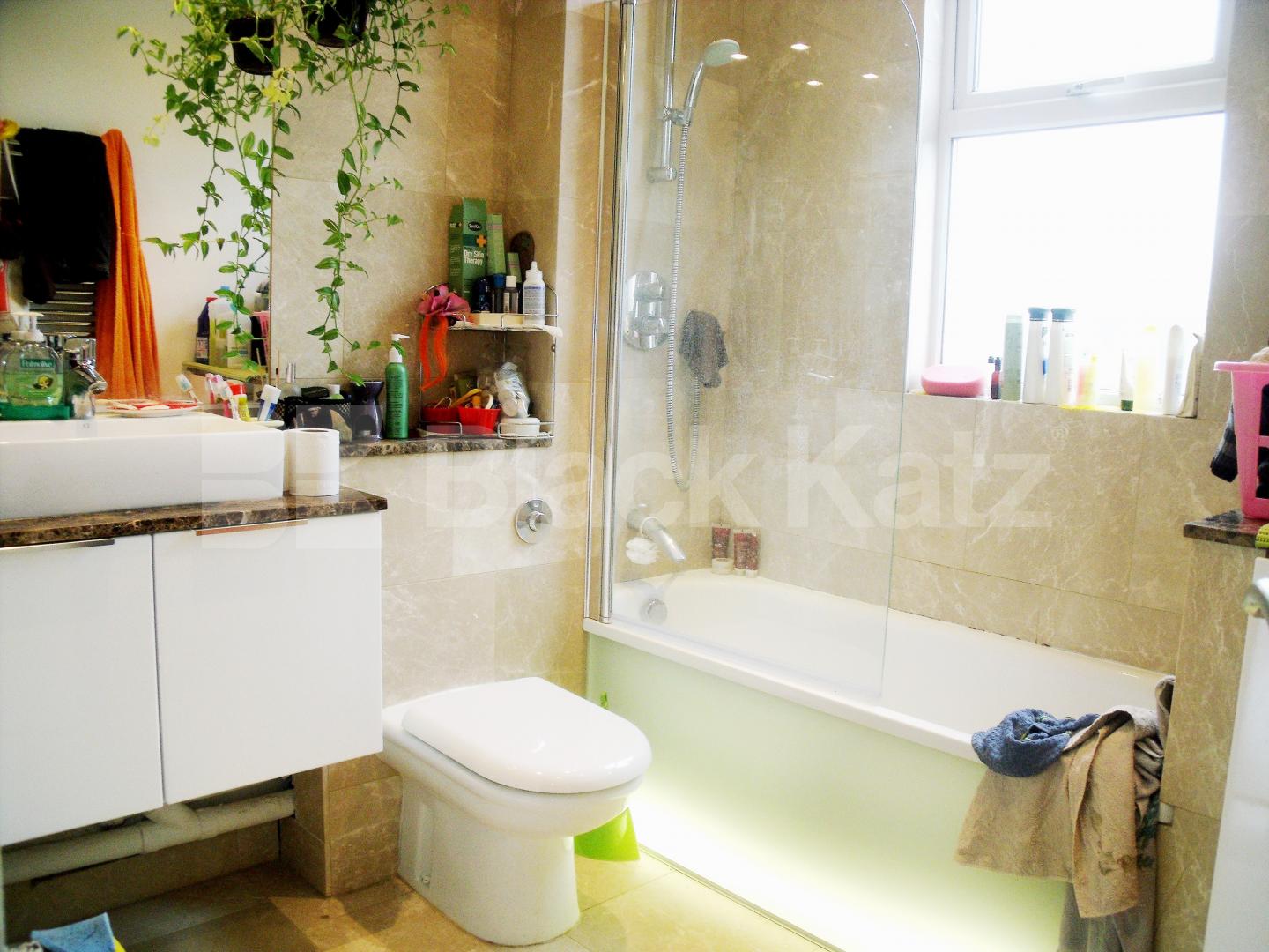 			NEW INSTRUCTION, 1 Bedroom, 1 bath, 1 reception Flat			 Summerlands Avenue, Acton Town