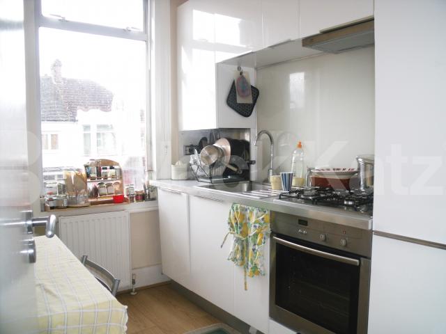 			NEW INSTRUCTION, 1 Bedroom, 1 bath, 1 reception Flat			 Summerlands Avenue, Acton Town