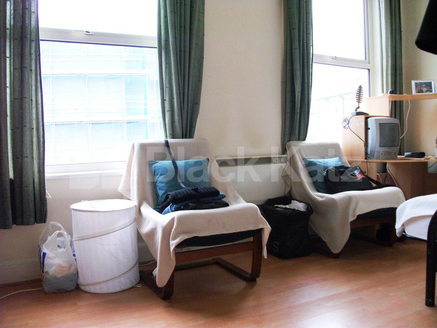 			NEW INSTRUCTION, Studio Apartment, 1 bath, 1 reception Studio			 Goldhawk Road, Shepherds Bush