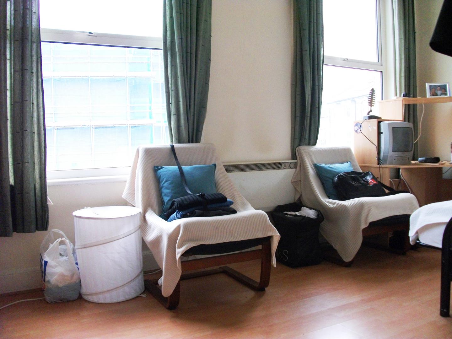 			UNDER OFFER , Studio Apartment, 1 bath, 1 reception Studio			 Goldhawk Road, Shepherds Bush